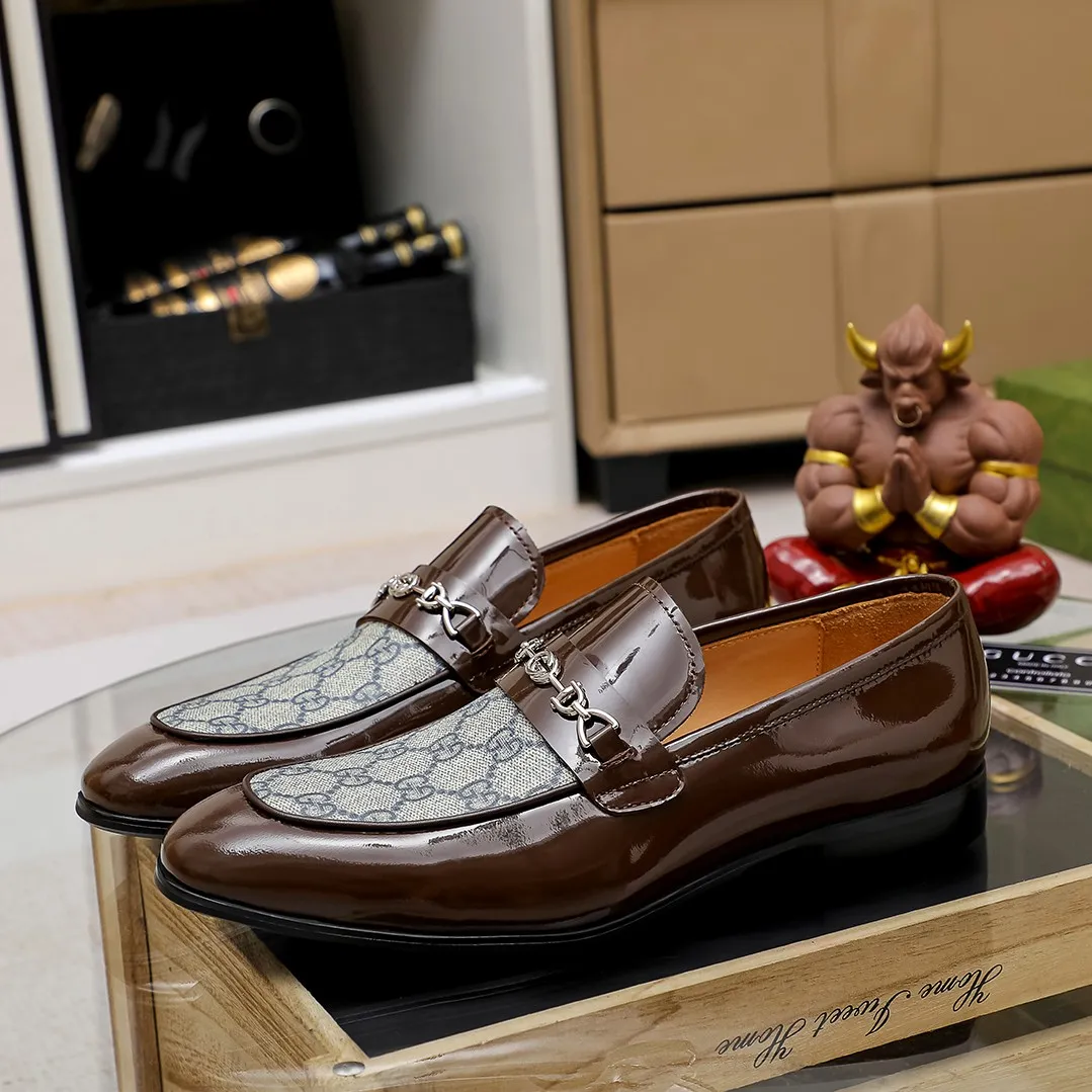Men's men's shoes 💰420 🆘【GUCCI】Gucci ·🐂里· Hot-selling pea shoes top brand luxury, top quality, the latest fashion pea shoes. The upper is made of original first-layer cowhide. (Full first-layer water-dyed 🐂 leather·inner). The original stylish and stylish soft rubber wear-resistant and non-slip outsole is light and comfortable on the foot, available in 3 colors! Matching code: 38 / 45